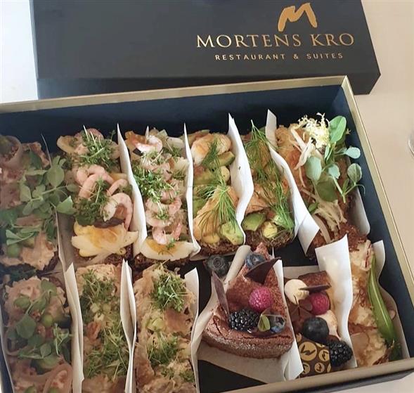 Smørrebrød kasse med 48 stk du selv vælger.
